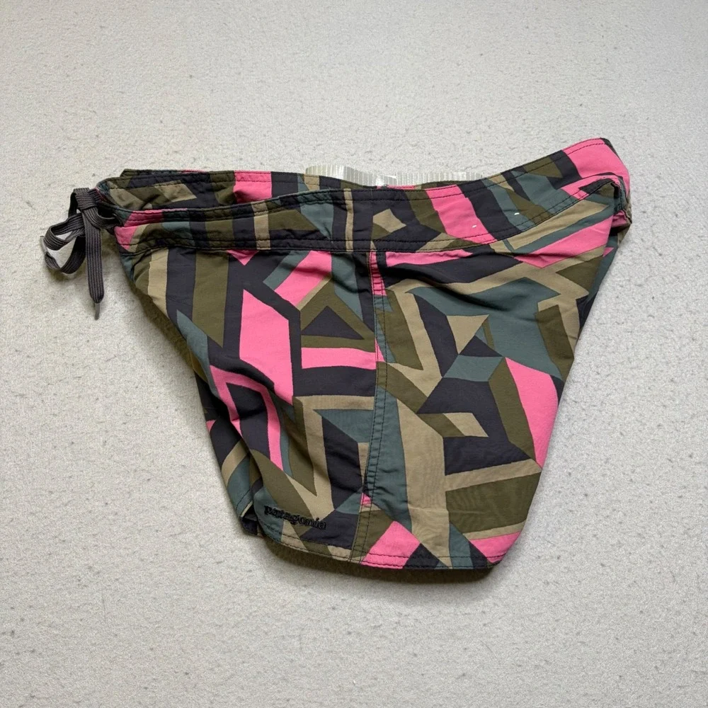 Patagonia Board Shorts Womens 6 Pink Green Geometric Abstract Surf Swim Shorts